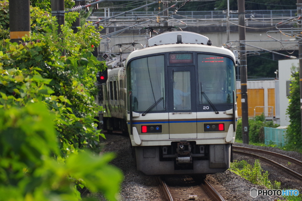 平城山駅にて221系