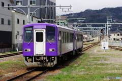 加茂駅にてキハ120形