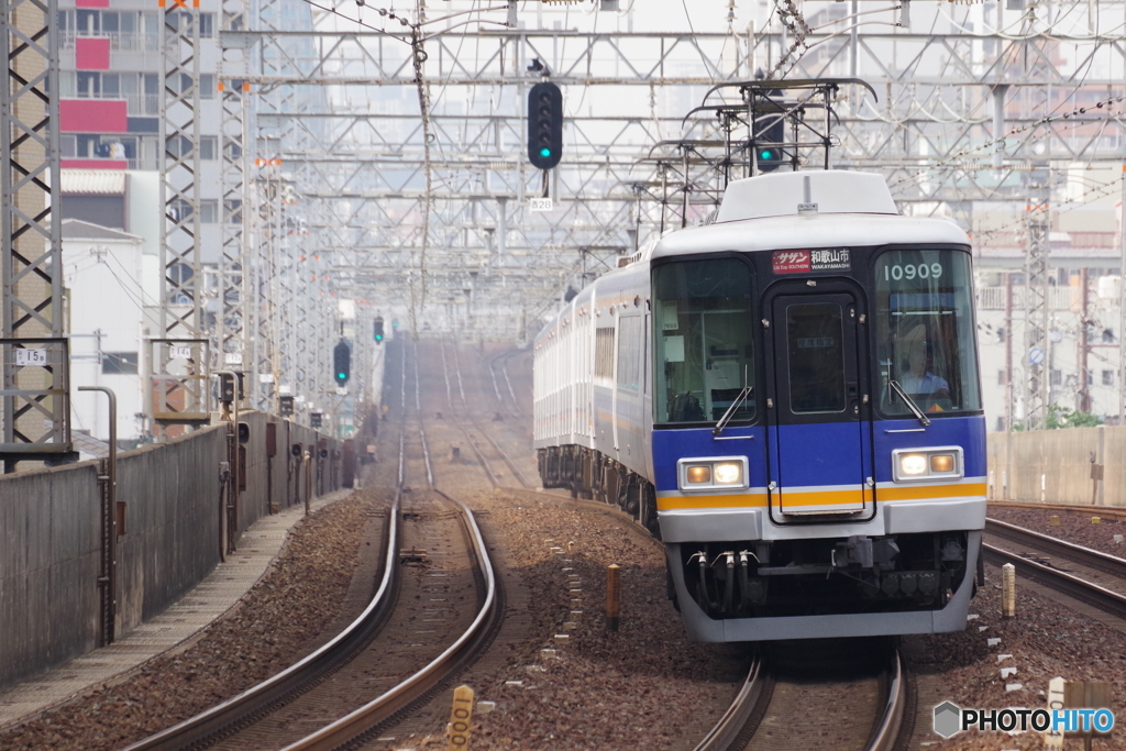 天下茶屋駅にてサザン