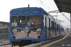 伊賀上野駅にて伊賀鉄道の忍者列車