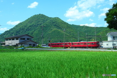 新野駅前にて