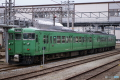 豊岡駅にて緑色の113系