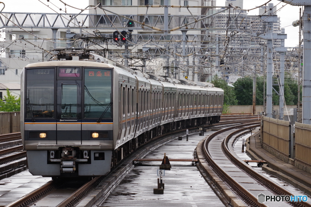 六甲道駅にて207系
