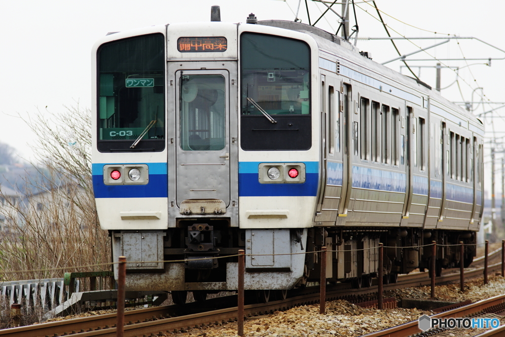 南横渡二踏切にて213系