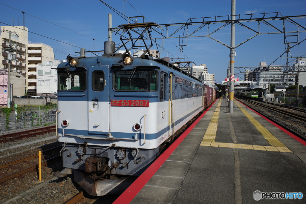 平野駅にてEF65