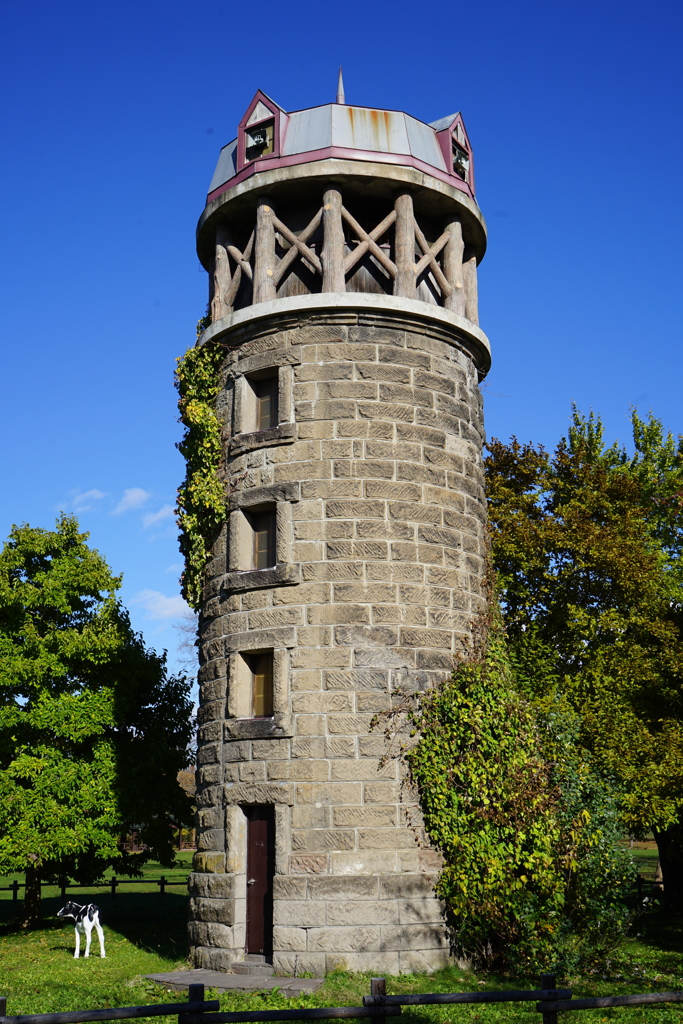百合が原公園　サイロ