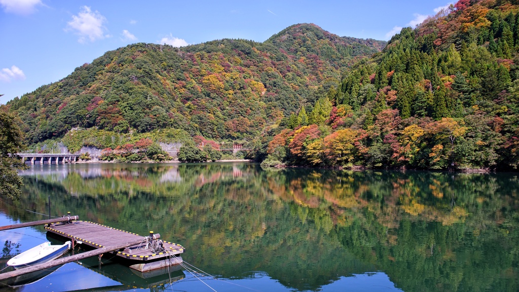 庄川峡の遊覧船乗り場