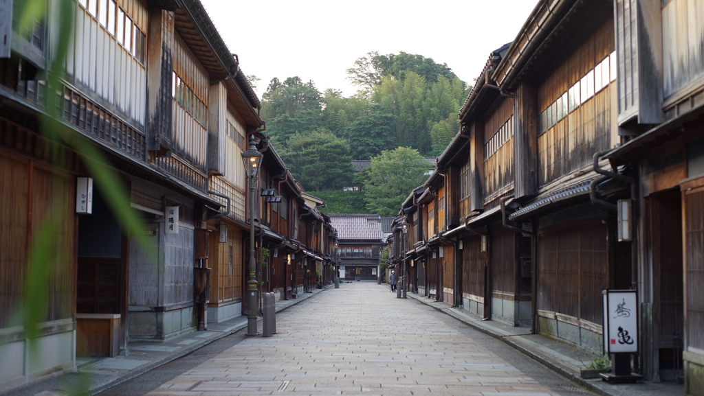 早朝の茶屋街