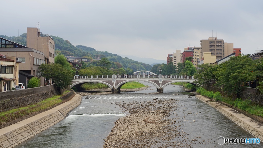 曇天の金沢・中の橋より