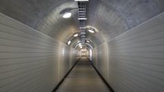 B3へのトンネル