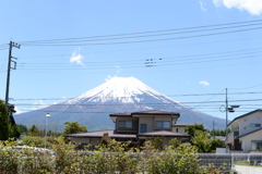 富士吉田市のとある場所から富士を望んで
