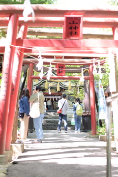 新屋山神社 参道