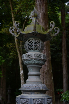 鹿島神宮 拝殿脇の灯籠