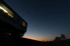 始発電車