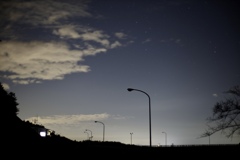 夜の街道