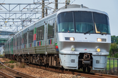 ハイパーサルーン