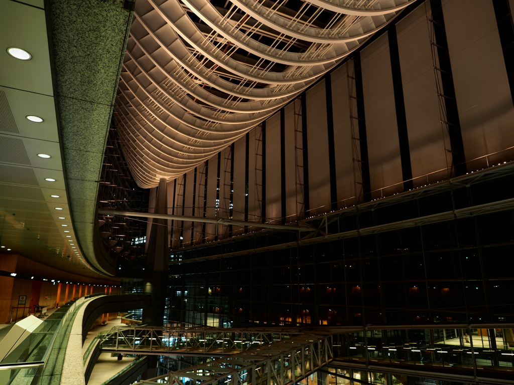 東京国際フォーラム ガラス棟 4