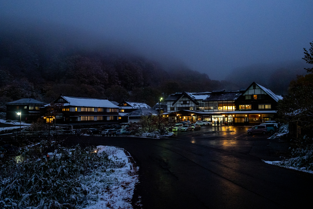 酸ヶ湯温泉旅館夜景