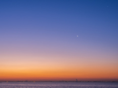 夜明け直前の空-2