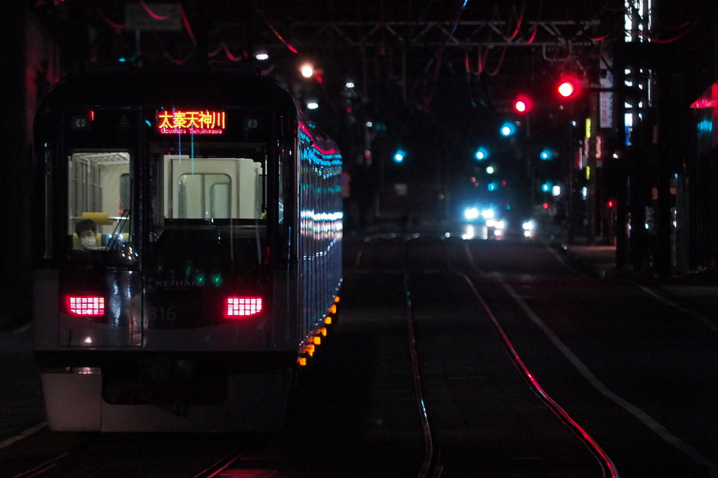 夜の路面鉄路