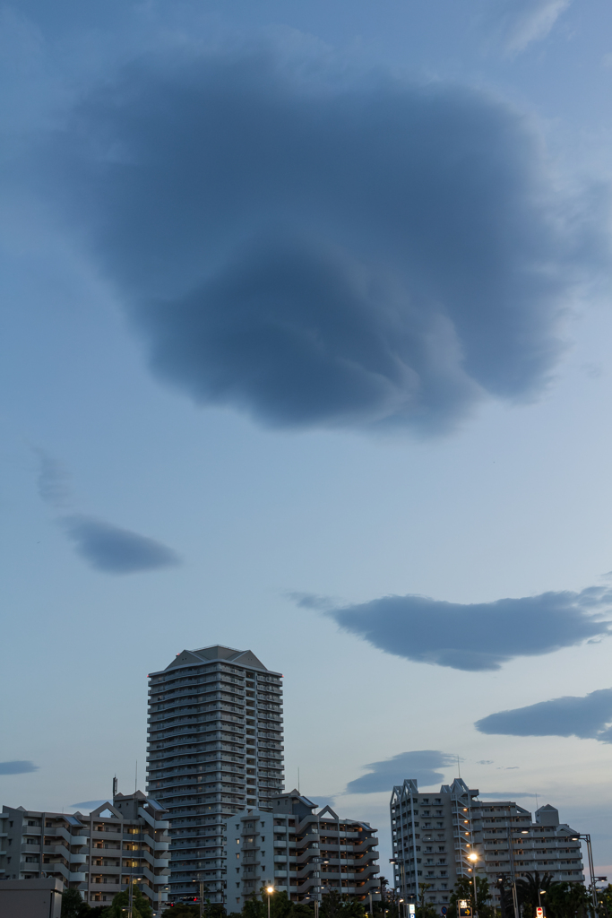 不思議な形の雲