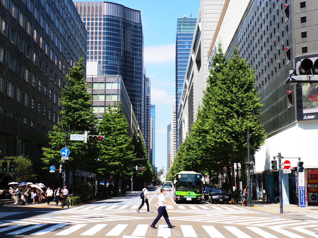 有楽町駅前スクランブル