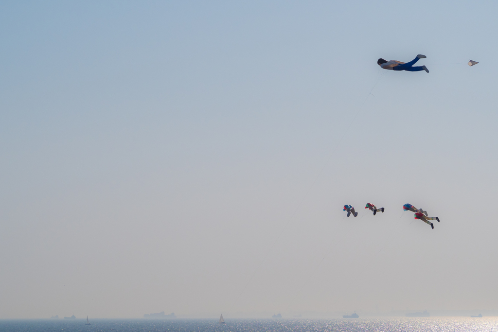空を泳ぐ