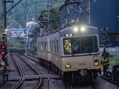 夕刻の峠を下るこわび