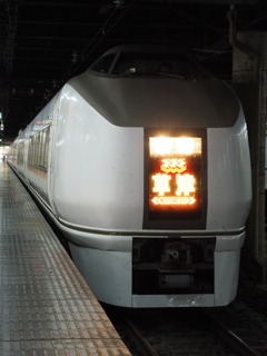 高崎線 特急草津1号 651系1000番台(上野)