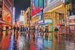 雨上がりの繁華街