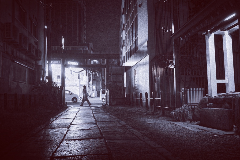 街中の境内より