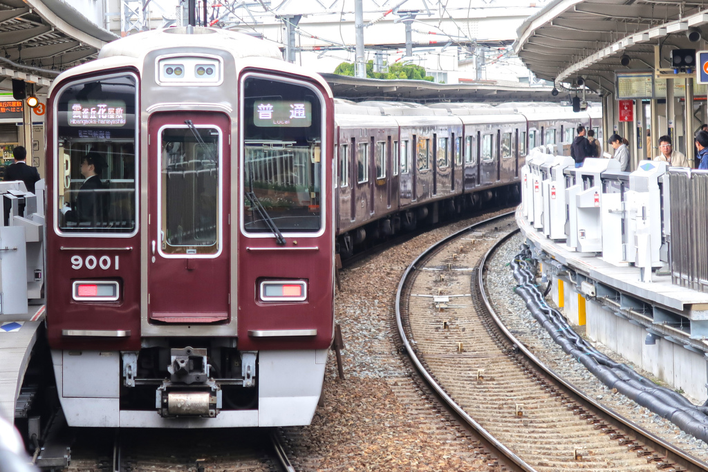 阪急十三駅