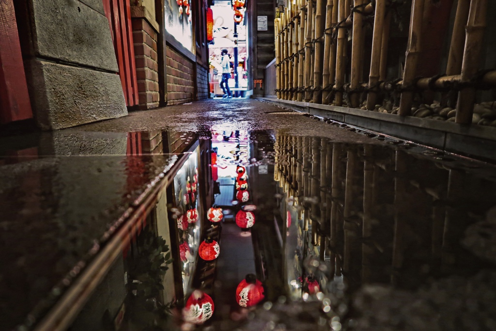 狭小路地からの眺め