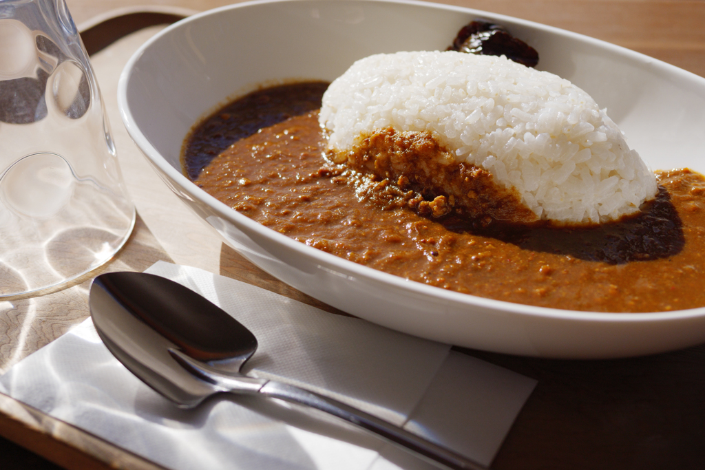 外でカレーは食べないと思ってた