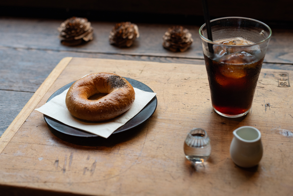 ベーグルとコーヒー