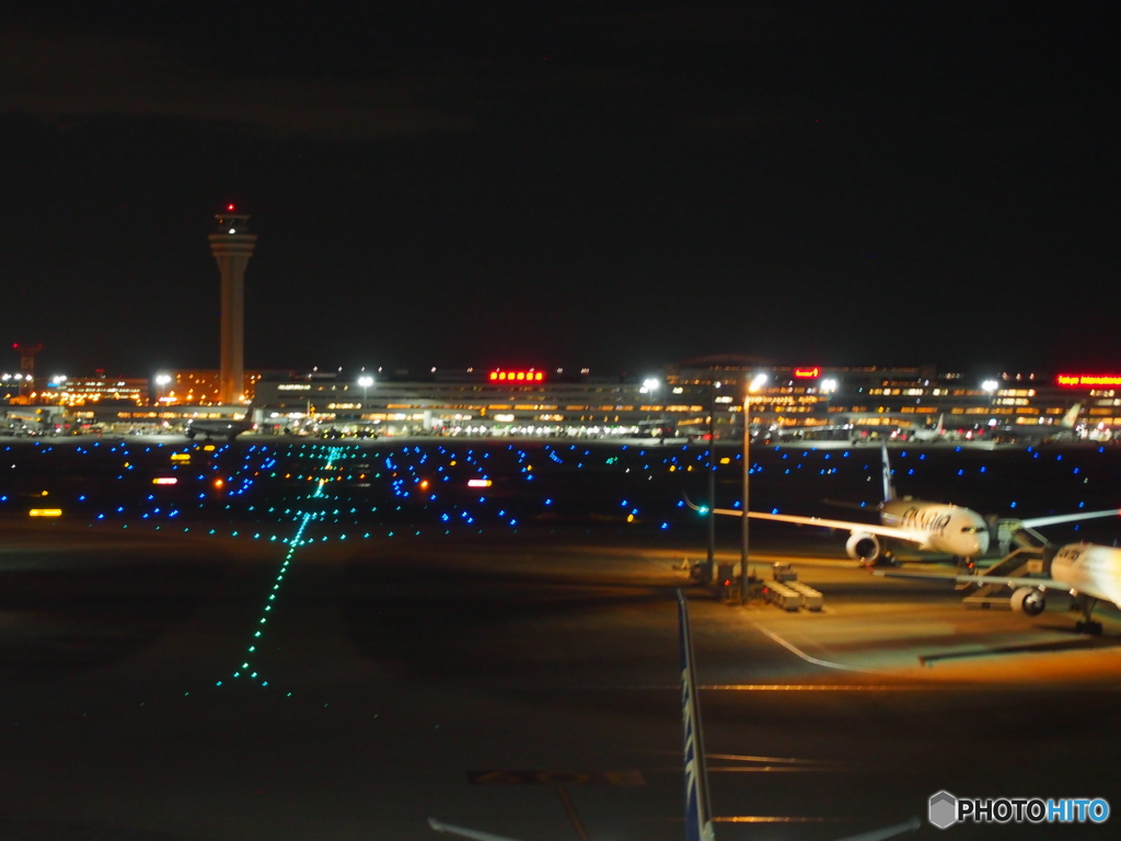 NIGHT HANEDA 