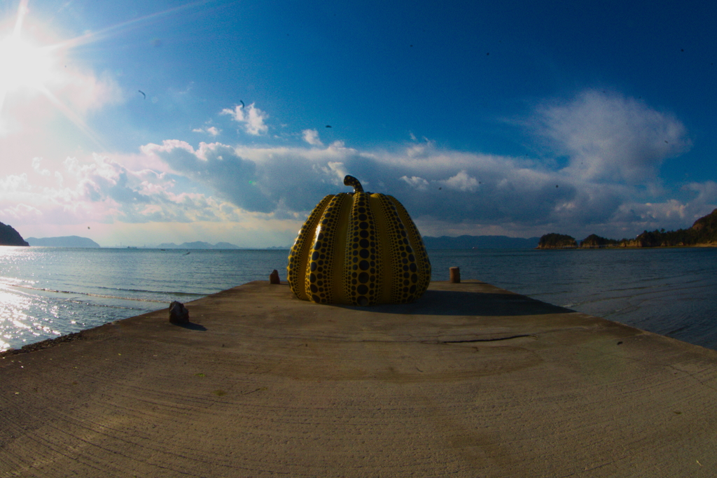 直島のかぼちゃ（昼前Ver）