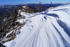 雪稜の滑走路