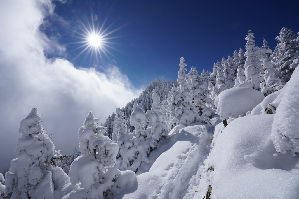 白く輝く浅間外輪山