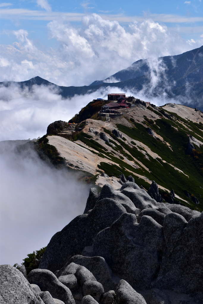 雲上の燕山荘