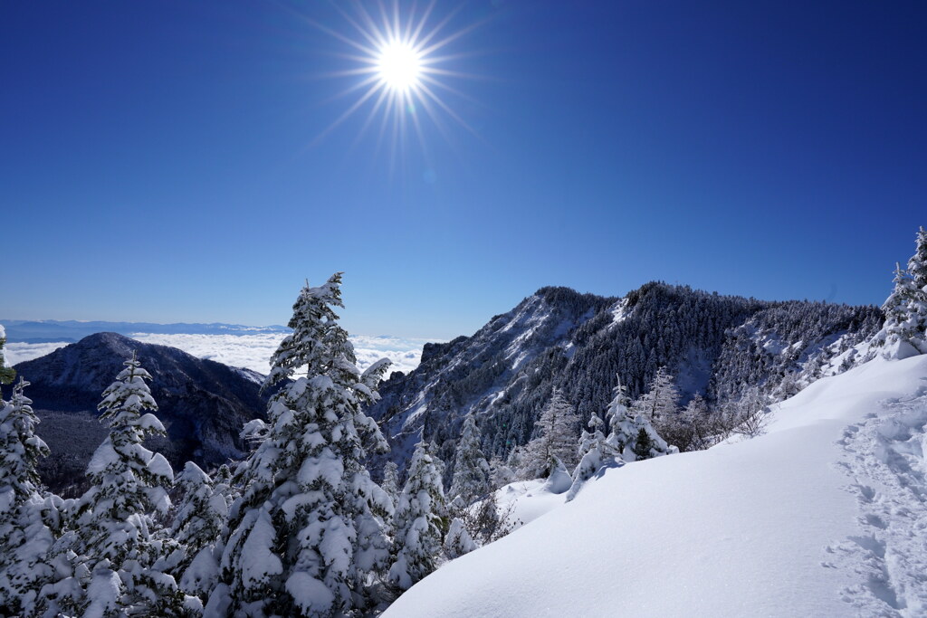 新雪の黒斑山