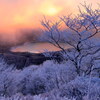 雪雲遮る朝焼け