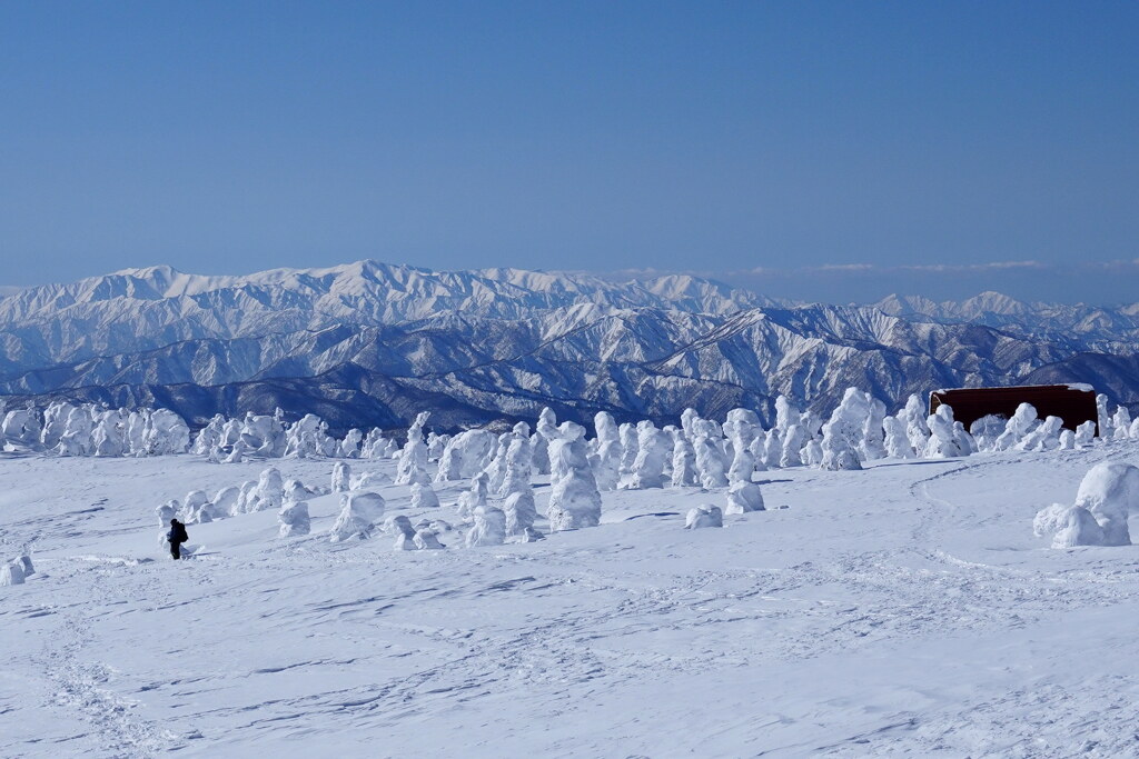 遥か飯豊山