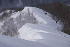 雪庇の脇を