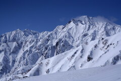 残雪の五竜岳