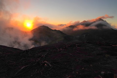 夕陽煙る奥大日岳