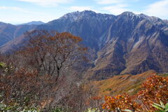 晩秋の谷川岳