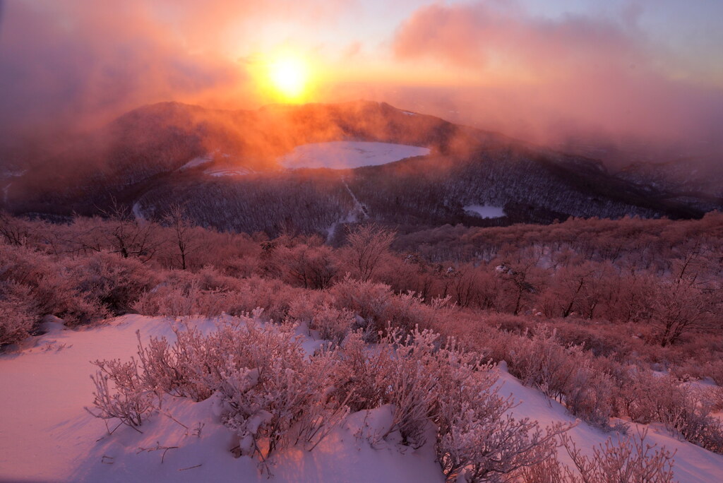 雪雲焼ける
