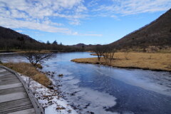 12月の覚満淵