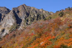 紅葉と岩稜